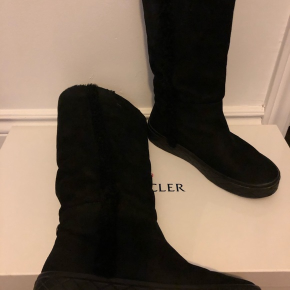 Moncler size 8 sheep fur winter boots - Picture 2 of 4